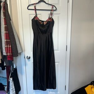 Chic Black Floral Strap Maxi Dress